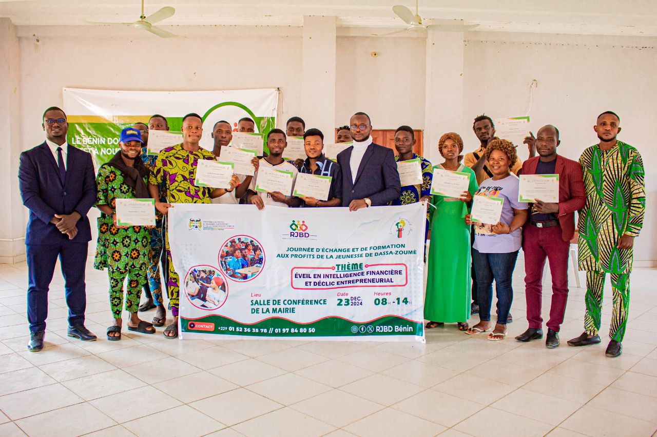 Renforcement des capacités de jeunes de Dassa-Zoumè - Le RJBD et le MOJEP outillent la jeunesse sur l'entrepreneuriat et l'intelligence financière